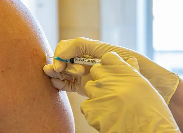 Прививка Мария Смитюк, ИА PrimaMedia