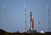 NASA уточнило сроки миссии Artemis II. Подготовка экипажа, ракеты SLS utochnilo sroki missii podgotovka ekipazha rakety -stanural-ru-0