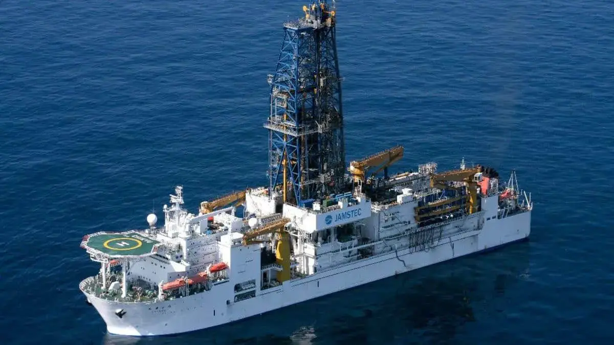 Япония осваивает богатства океанского дна в обход Китая-0