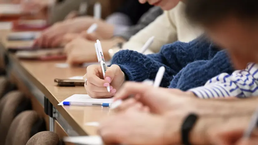 Депутат Бессараб: большинство выпускников школ идут в колледжи