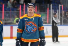 Никита Попугаев продолжит карьеру в КХЛ, контракт с Шанхай Дрэгонс nikita popugaev prodolzhit kareru v khl kontrakt s shanhaj dregons-stanural-ru-0