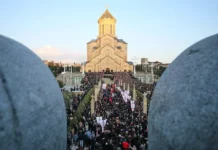 Тбилиси прощается с Илией II – Михаил Сарджвеладзе о патриархе tbilisi proshhaetsya s iliej mihail sardzhveladze o patriarhe-stanural-ru-0