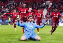 luka gavran zabil neveroyatnyj gol v matche  toronto  filadelfiya-stanural-ru-0