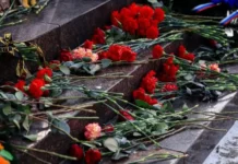 Прощание с погибшим лейтенантом Петром Сергеевым в Приморье proshhanie s pogibshim lejtenantom petrom sergeevym v primore-stanural-ru-0