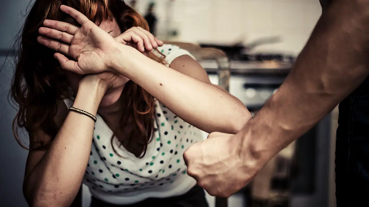 Пьяный житель Подмосковья избил сожительницу и спрятался от силовиков в шкафу