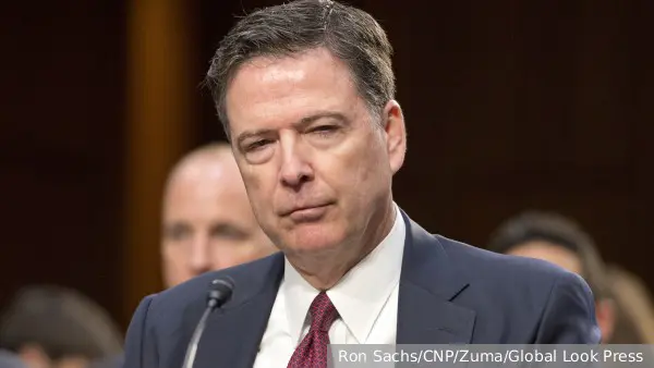 Жюри присяжных в США выдало ордер на арест экс-главы ФБР Коми