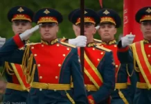 krasnoznamyonnyj parad na krasnoj ploshhadi obedinyaet pokoleniya-stanural-ru-0