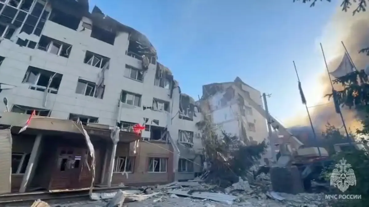 Мирошник: Под завалами колледжа в Старобельске могут находиться до 18 пострадавших