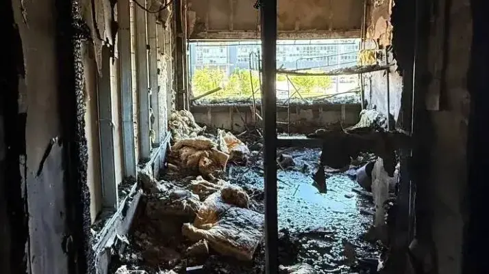 Четыре человека пострадали при пожаре в хостеле на Липкинском шоссе в Мытищах