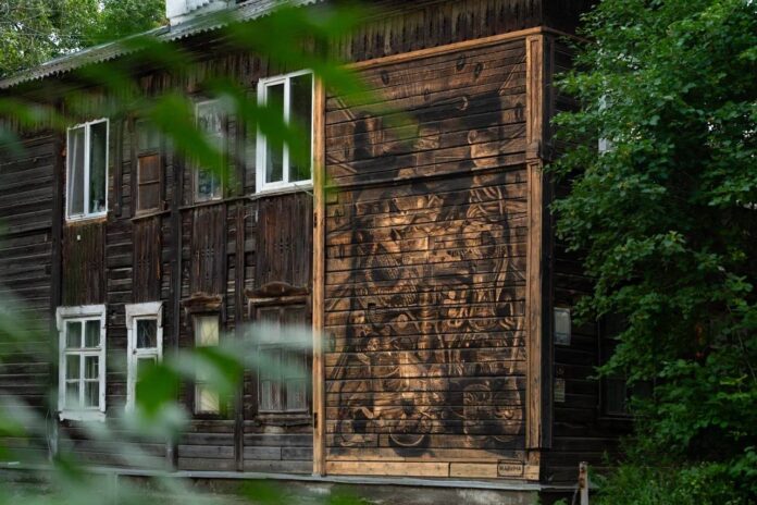 Антуан Гиньяр и Мансур Зияев создают стены-истории на Стенограффии в Екатеринбурге-0