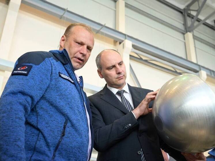 Глава Свердловской области Денис Паслер посетил АО «НИИМаш»