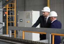 Денис Паслер посетил Нижнесалдинский завод и Научно-исследовательский институт denis pasler posetil nizhnesaldinskij zavod i nauchnoissledovatelskij institut-missionary-su-175264202300-0