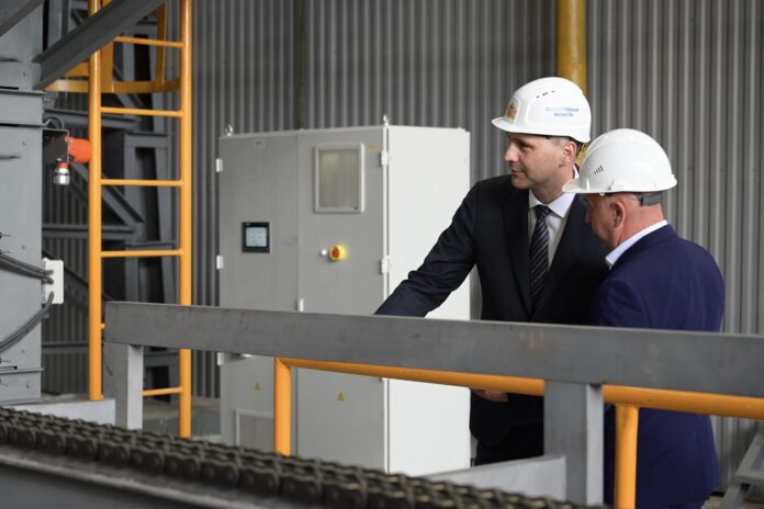 Денис Паслер посетил Нижнесалдинский завод и Научно-исследовательский институт-0