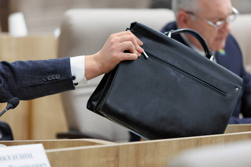 Госдума и Антон Горелкин обсуждают угрозы перемен для рынка Ipsos-0