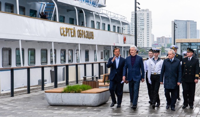 Южный речной вокзал принял и отправил более 140 круизных теплоходов