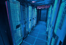 Минпромторг и Минцифры представляют новые льготы для дата-центров с ИТ-оборудованием Cloud storage banner background remixed from public domain by N