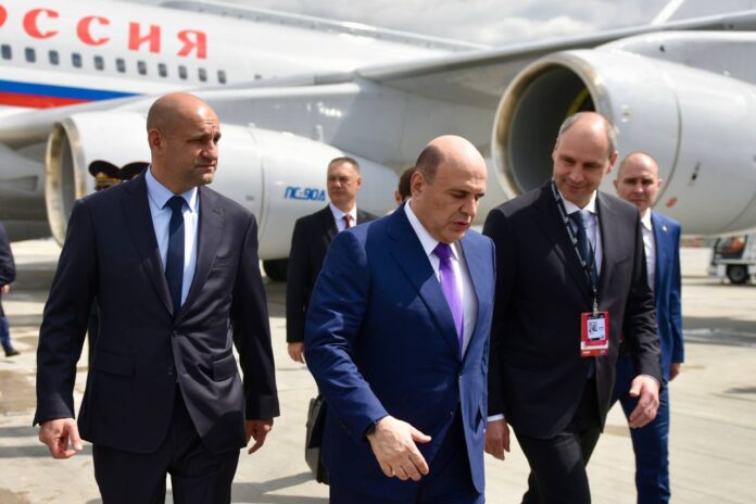 На ИННОПРОМ-2025 Михаил Мишустин и Денис Паслер обсудили успехи Саудовской Аравии и Космоса-0