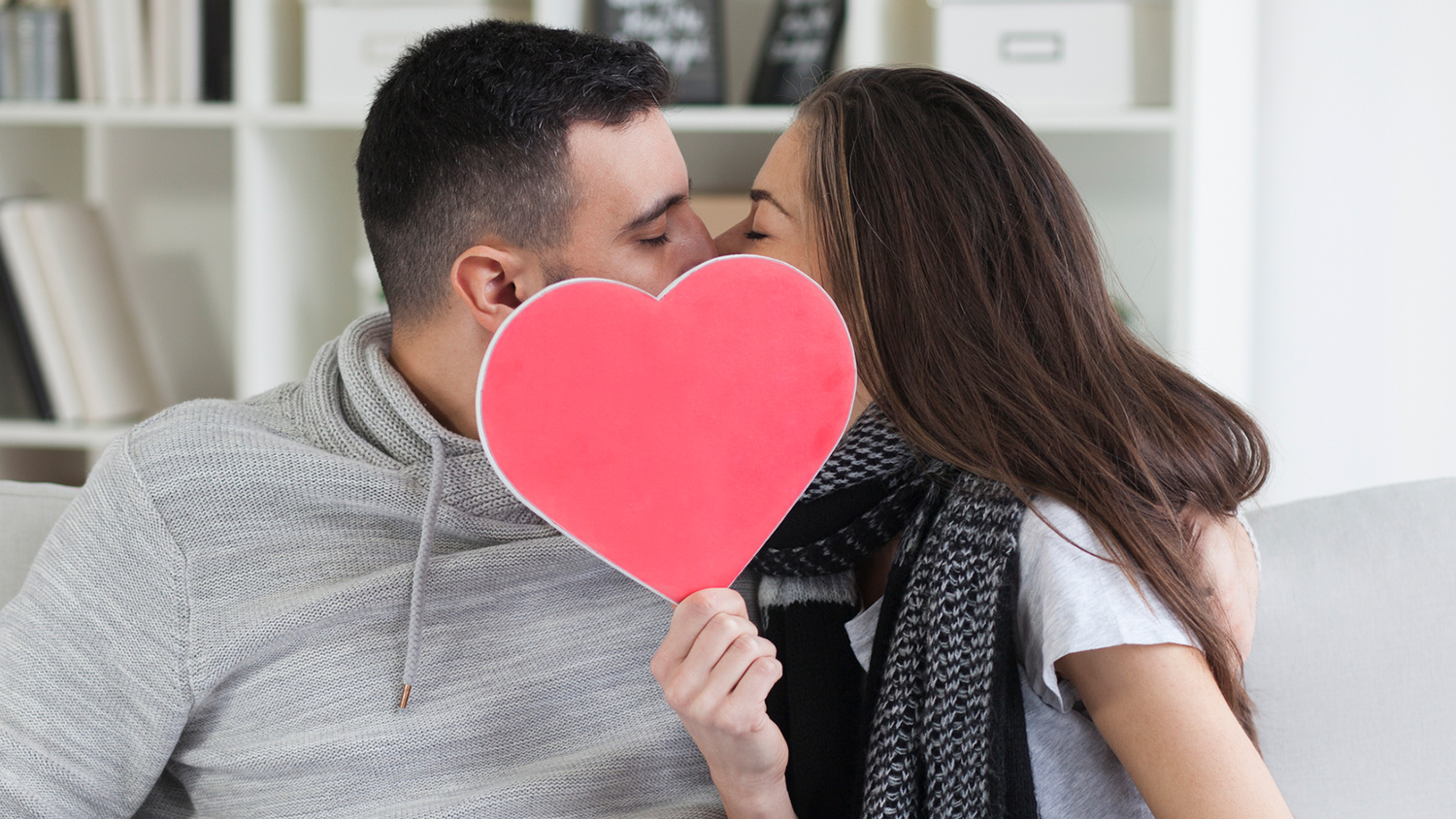 ПНИПУ и Даниил Курушин обсуждают влияние VRChat на восприятие поцелуев-0