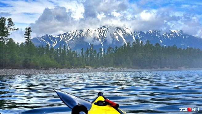 Евгений год готовился к путешествию. В 2024 году он «потрогал Батю (море) веслом. Мы с ним договорились, он добрый, он будет ждать меня на следующий год» | Источник: Евгений Рубе