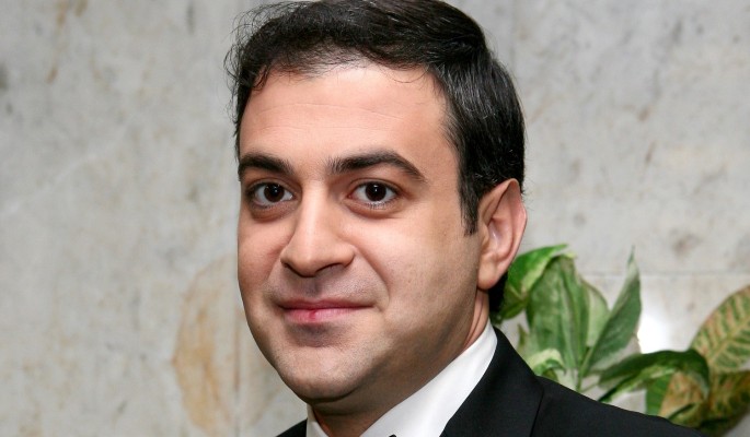 Прожил с женой в нищете ради мечты: слава и падение Гарика Мартиросяна