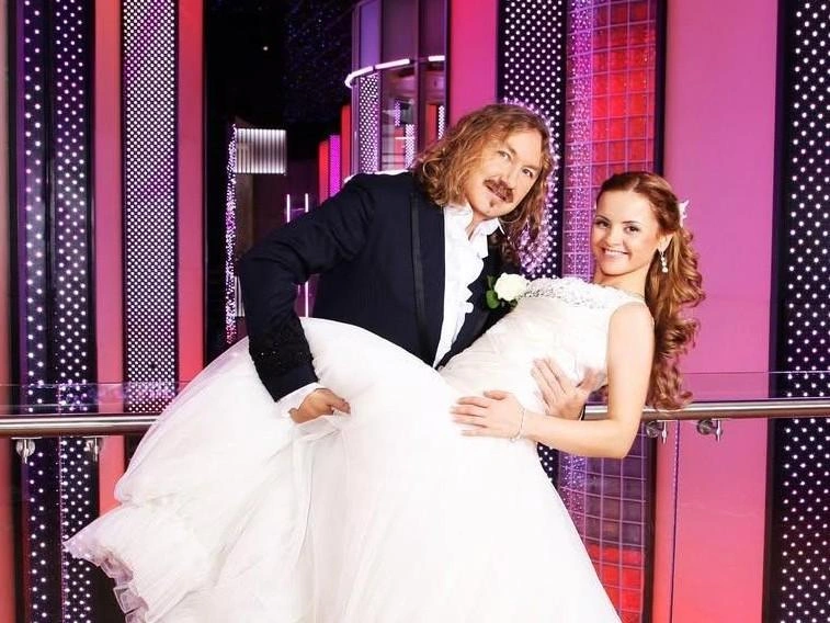 Юлия покорила сердце Игоря и стала его третьей женой | Источник: uliaveronika / Instagram.com (экстремистская организация, деятельность запрещена на территории РФ)