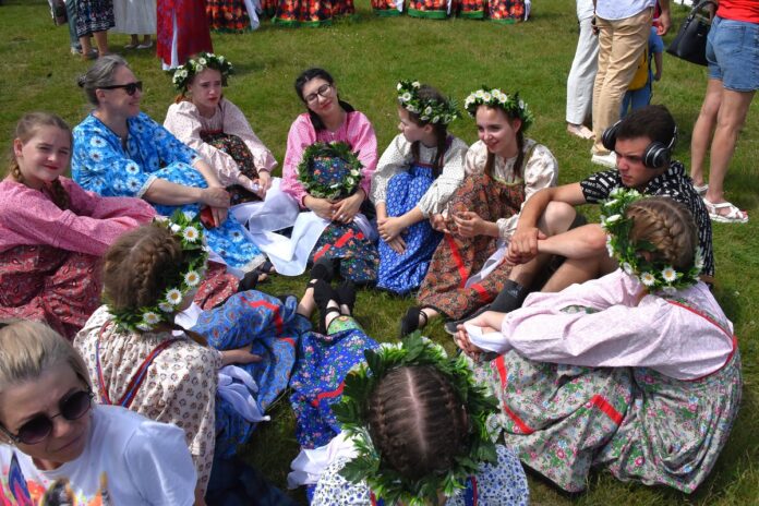 Семейный Уральский праздник от Ансамбля "Иван да Марья" в Богдановиче-0