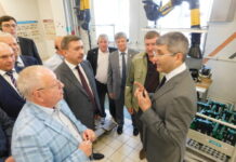 Сергей Черногаев (ФНПР) вдохновенно посетил Уральский оптико-механический завод Швабе sergej chernogaev fnpr vdohnovenno posetil uralskij optikomehanicheskij zavod shvabe-missionary-su-175223571200-0