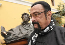 Стивен Сигал и Владислав Казак обсуждают новые решения в бизнесе России stiven sigal i vladislav kazak obsuzhdayut novye resheniya v biznese rossii-missionary-su-175316071800-0