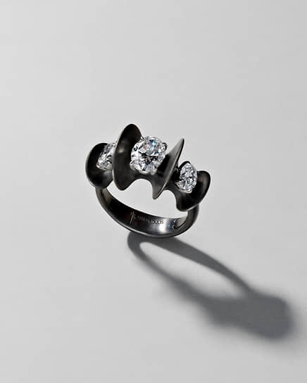 Творческие успехи Никоса Кулиса и Микеле делла Валле на мировых арт-сценах-0