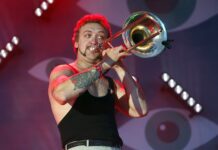 Творческий путь Вадима и Екатерины Рулевых связан с The Hatters и BMW tvorcheskij put vadima i ekateriny rulevyh svyazan s i -missionary-su-175310681700-0