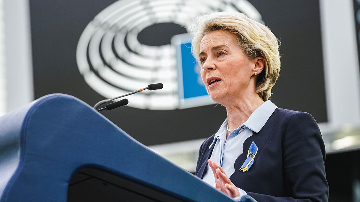 Европарламент отклонил вотум недоверия фон дер Ляйен