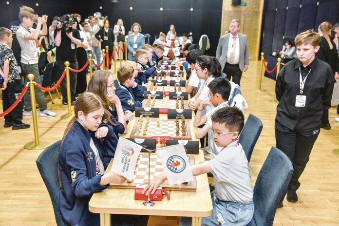 В Екатеринбурге прошел международный матч юных шахматистов из России и Китая-0