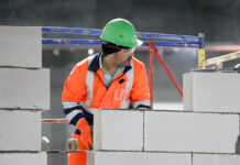 В Москве покупка земли через mos.ru и Росреестр становится популярной Строительство штаб-квартиры компании Яндекс на юго-западе Москвы