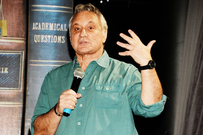 Владимир Алеников на презентации романа в Доме книги на Новом Арбате