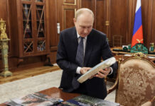 Владимир Путин получил картину на осколке С-400 от Вячеслава Гладкова vladimir putin poluchil kartinu na oskolke s400 ot vyacheslava gladkova-missionary-su-175223408300-0