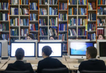 Выпускников колледжей Москвы поддерживают Департамент образования и науки и компании Всероссийский правовой диктант в МГЮА в День Конституции РФ