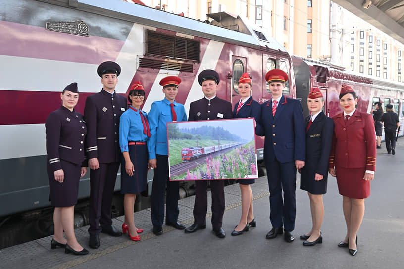 Яркое празднование 20-летия «Гранд Экспресс» на вокзале Москвы-0