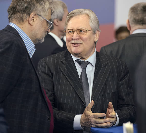 Режиссер Юрий Кара (в центре) и писатель Юрий Поляков (слева) в предвыборном штабе Владимира Путина (март 2018 года)