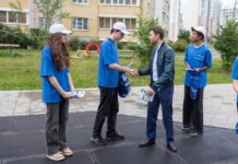 Алексей Вихарев закрыл спор жителей ЖК Калиновский aleksei viharev pobeda uk7_missionary