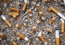 Неожиданные факты о богатых людях Бычки от сигарет на земле