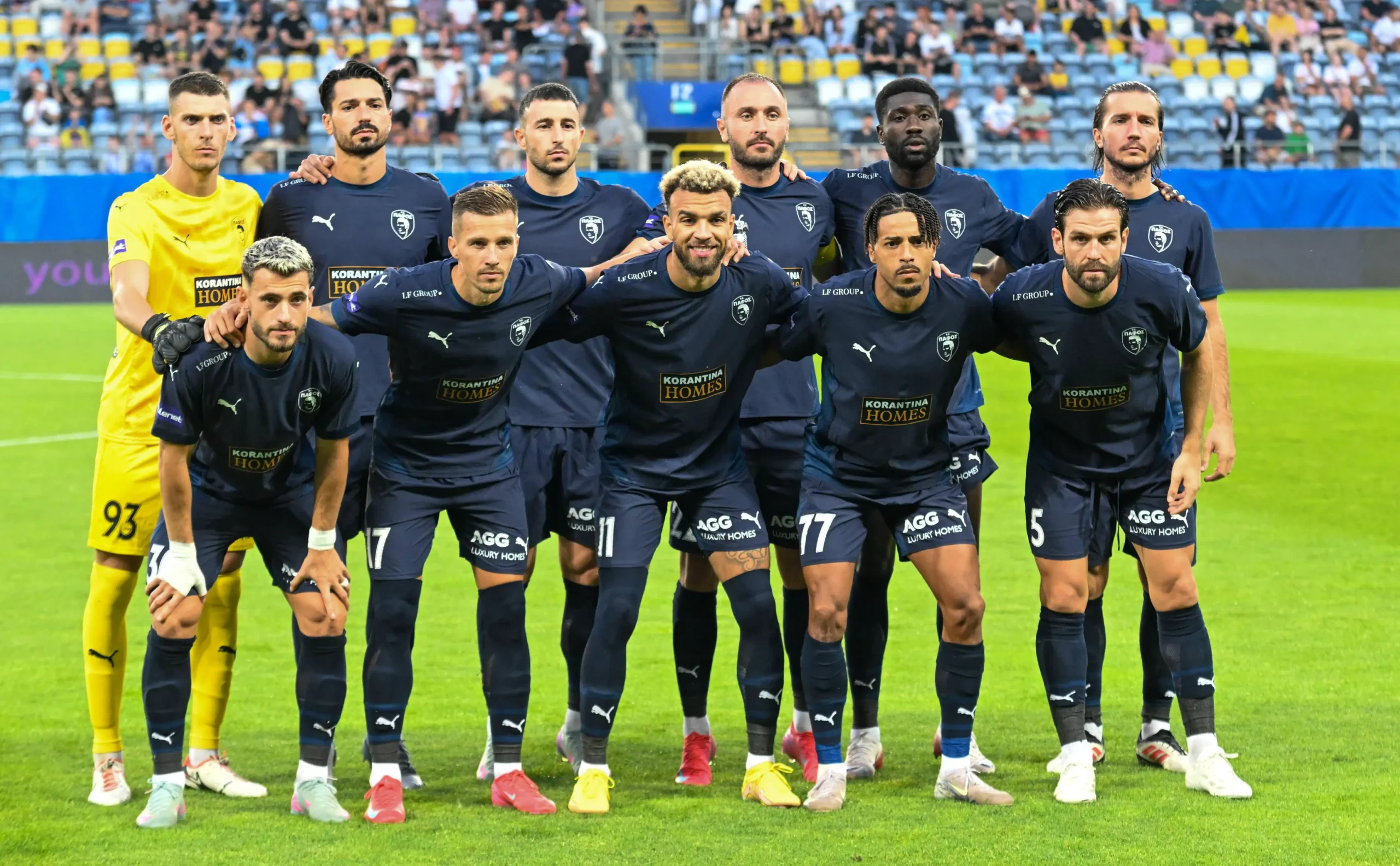 Футболисты кипрского Пафоса перед матчем с киевским Динамо (Global Look Press)