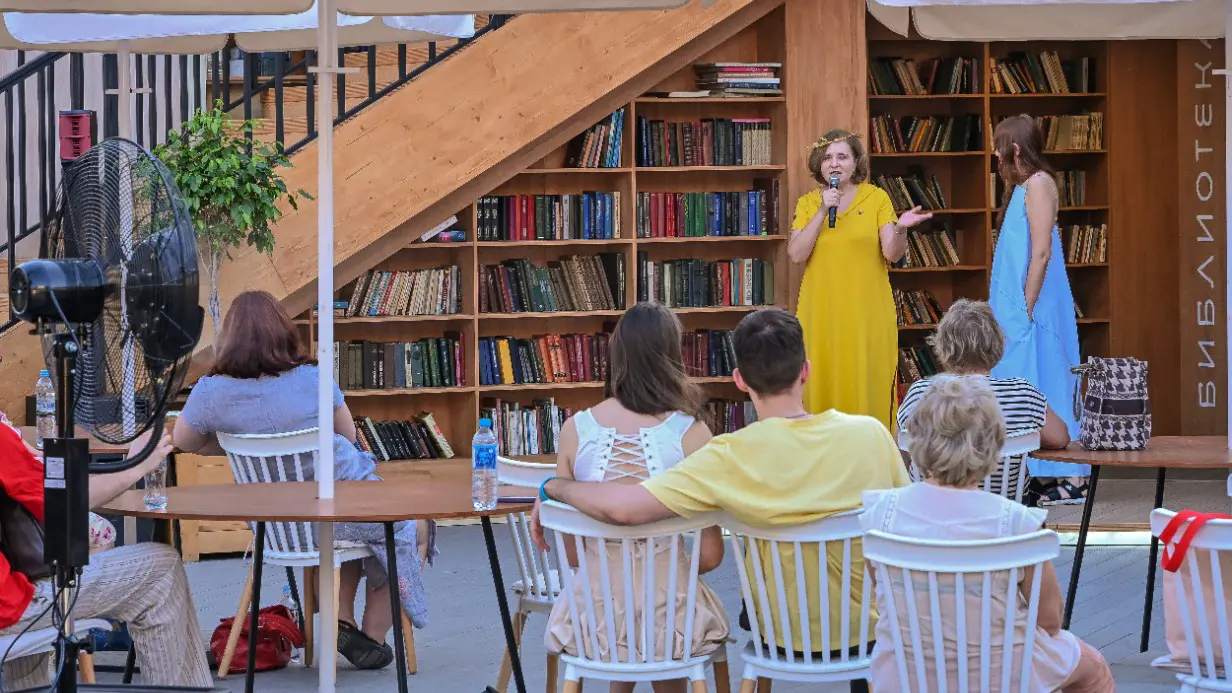 Литературное лето на Сретенском бульваре: от классики до современности в одном культурном пространстве
