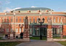 natalya sergunina predstavila luchshih muzeev i zdanij moskvy po vyboru zhitelej-missionary-su-0