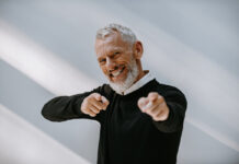 Психологические приёмы для получения желаемого Портрет счастливого пожилого мужчины