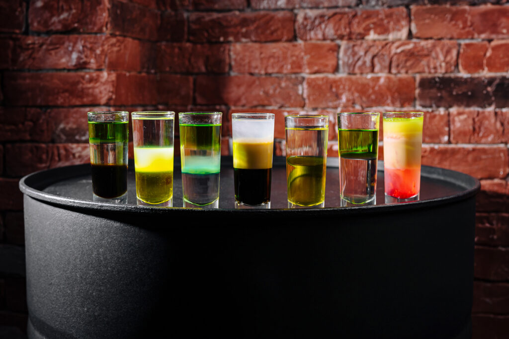 Шоты на барной стойке