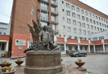 Врачи Свердловского госпиталя совершают подвиг на линии огня vrachi sverdlovskogo gospitalya sovershayut podvig na linii ognya-missionary-su-0