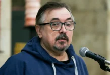 Вячеслав Шмыров и команда Ельцин-Центра уверены в справедливости суда vyacheslav shmyrov i komanda elczinczentra uvereny v spravedlivosti suda-missionary-su-0