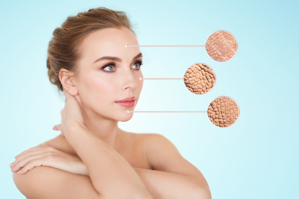 Лицо молодой женщины с образцами кожи
