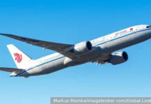 Роман Гусаров анализирует перспективы России в споре Китая и США с Boeing и Airbus roman gusarov analiziruet perspektivy rossii v spore kitaya i ssha s i -missionary-su-0