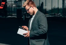 Артем Геллер рассказал, почему Apple и Kremlin.ru сохраняют доступ россиян к iPhone artem geller rasskazal pochemu i sohranyayut dostup rossiyan k -missionary-su-0